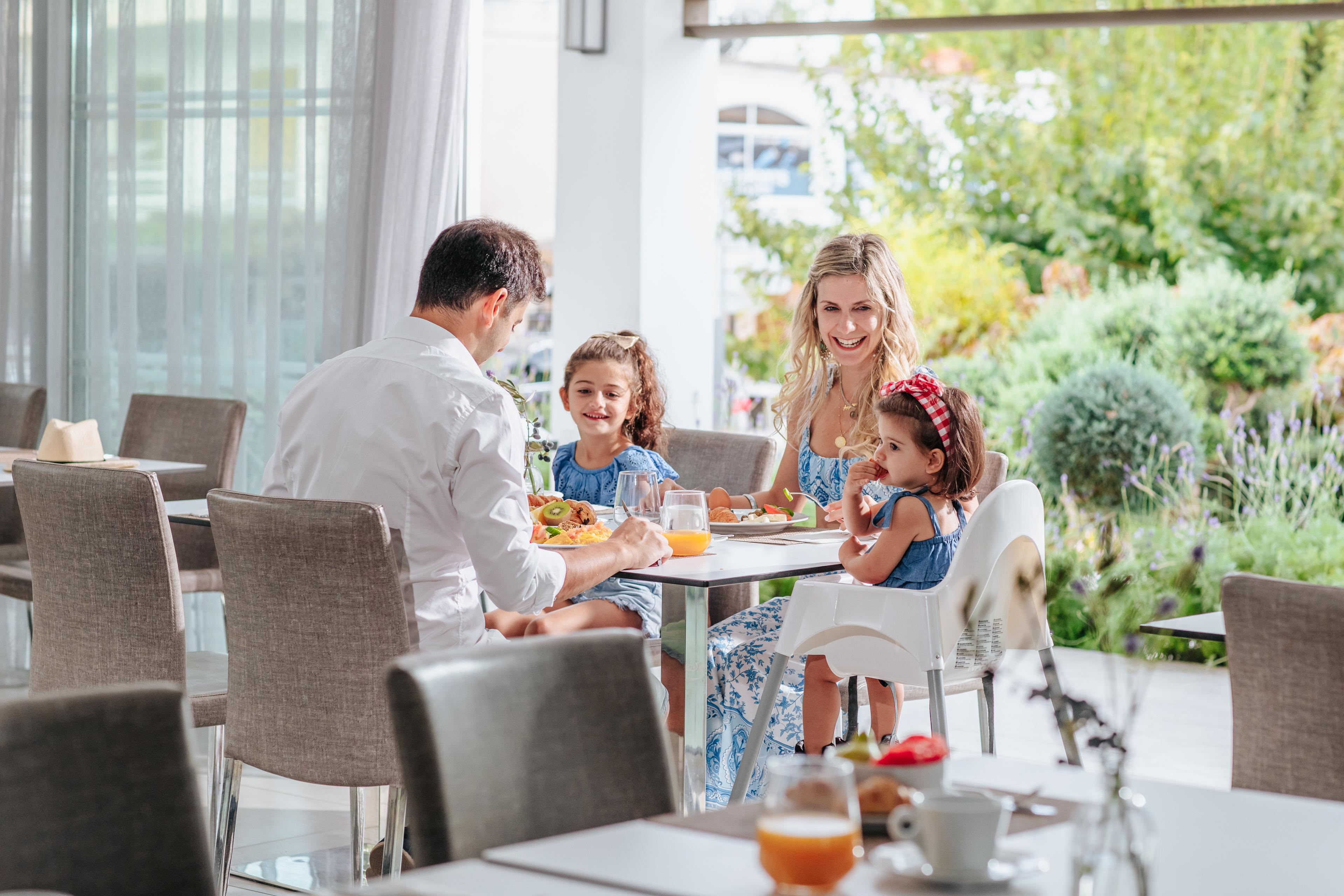 Sofianna Hotel Apartments Paphos ภายนอก รูปภาพ